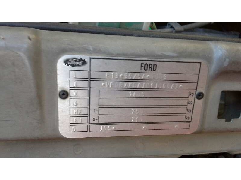 ford fiesta berlina (dx) del año 2001