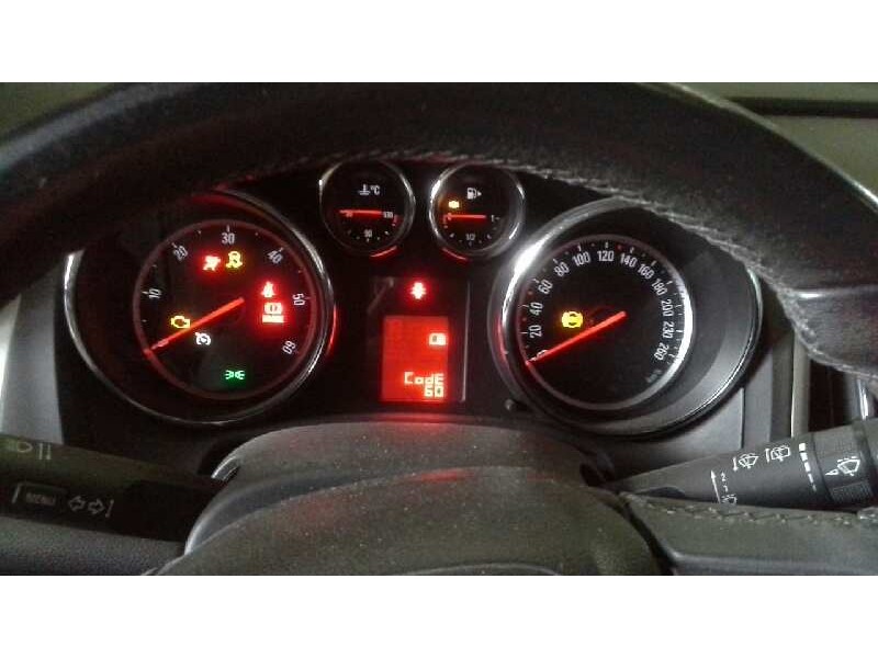 opel astra j lim. del año 2011