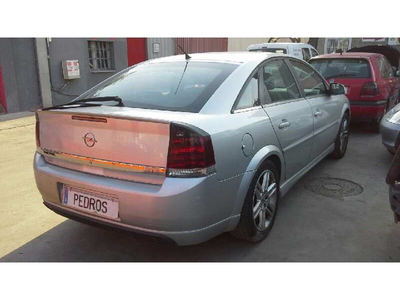 opel vectra c berlina del año 2003