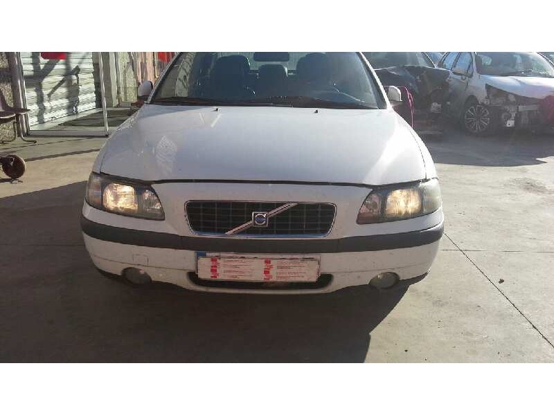 volvo s60 berlina del año 2004