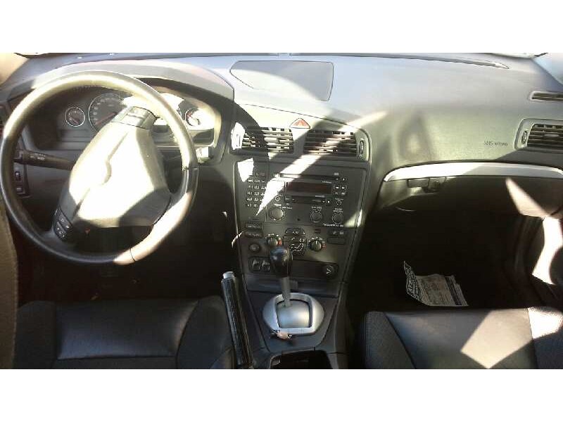 volvo s60 berlina del año 2004