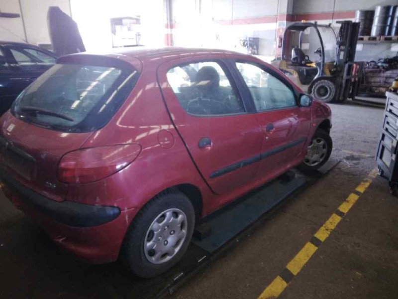 peugeot 206 berlina del año 2002