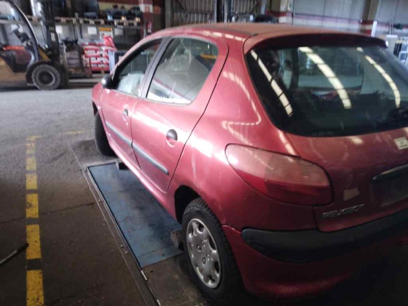 peugeot 206 berlina del año 2002