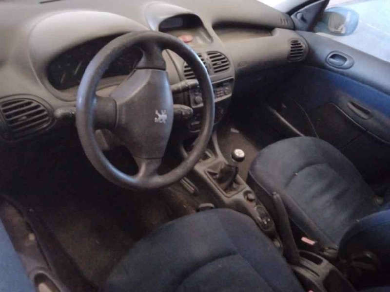 peugeot 206 berlina del año 2002