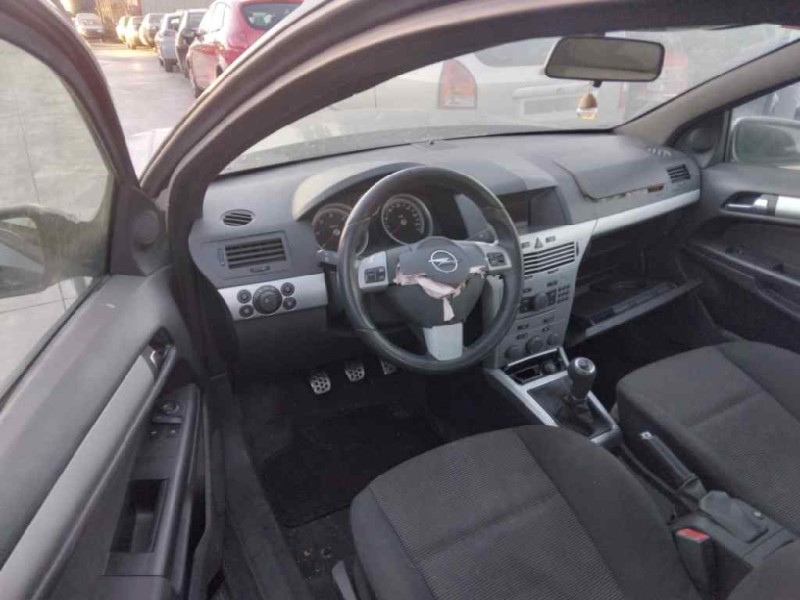 opel astra gtc del año 2008