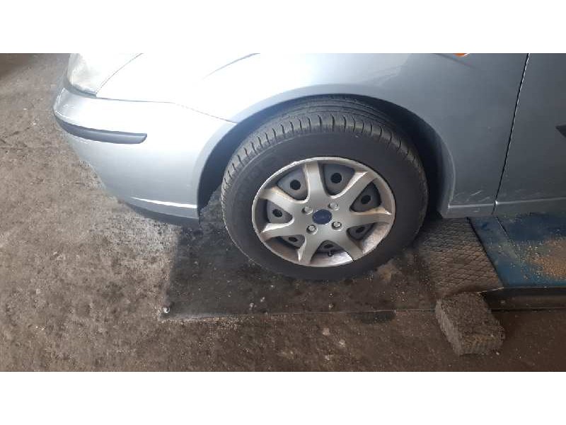 ford focus berlina (cak) del año 2003