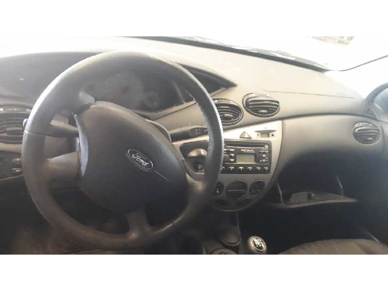 ford focus berlina (cak) del año 2003
