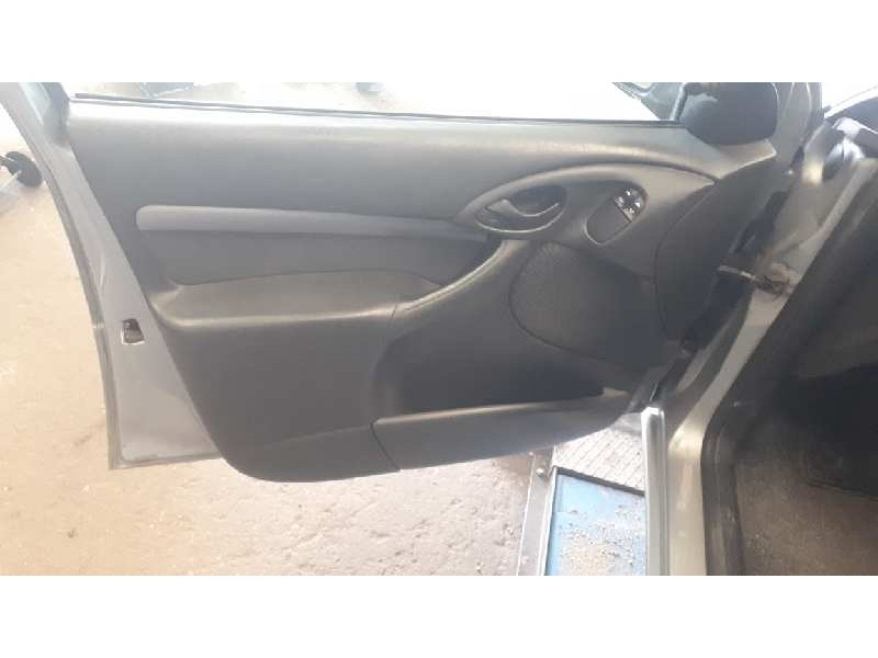 ford focus berlina (cak) del año 2003