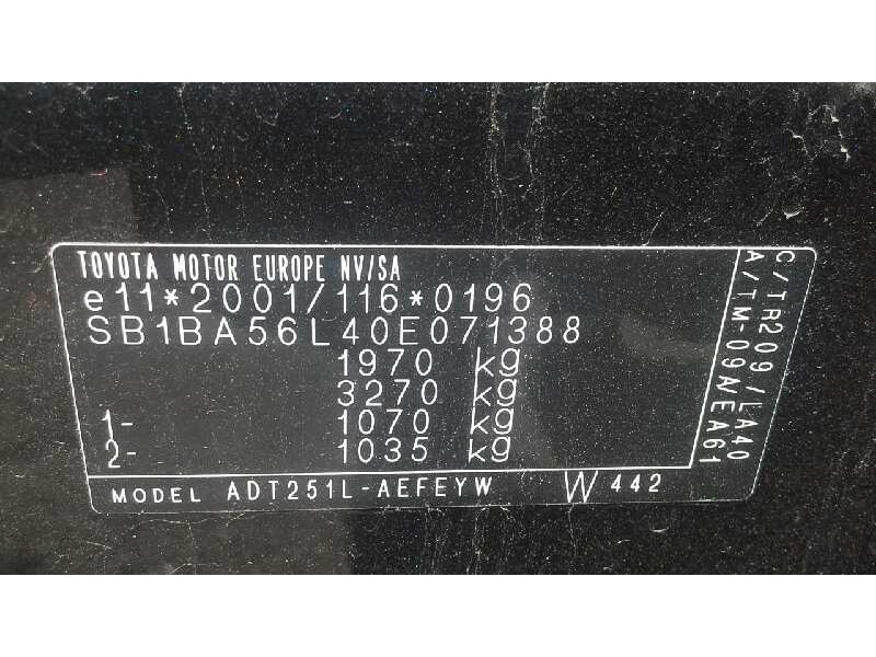 toyota avensis berlina (t25) del año 2008