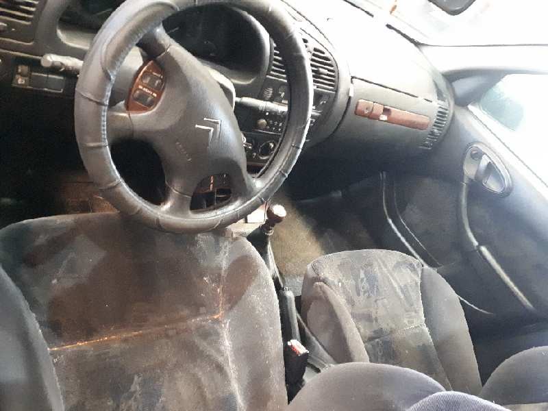 citroën xsara berlina del año 2001