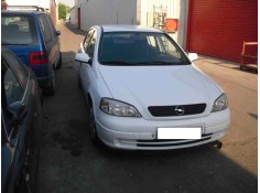 opel astra g berlina del año 2000