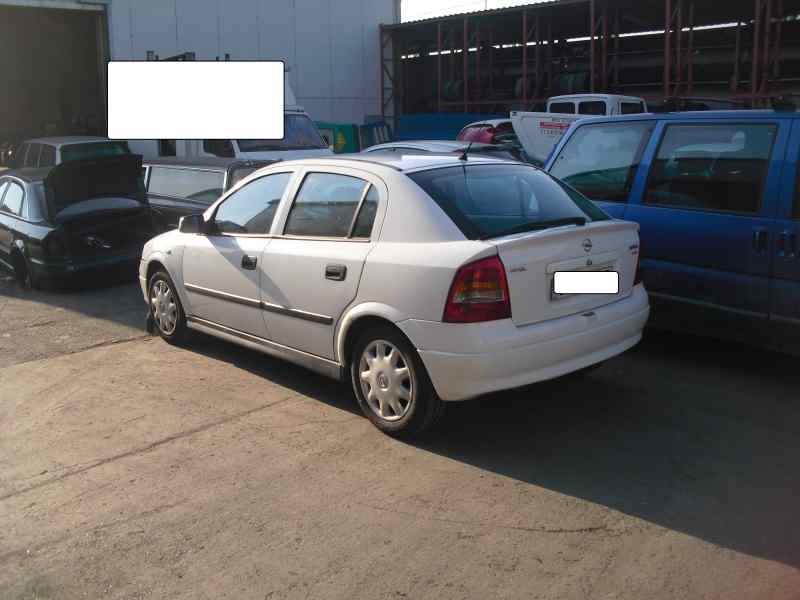opel astra g berlina del año 2000