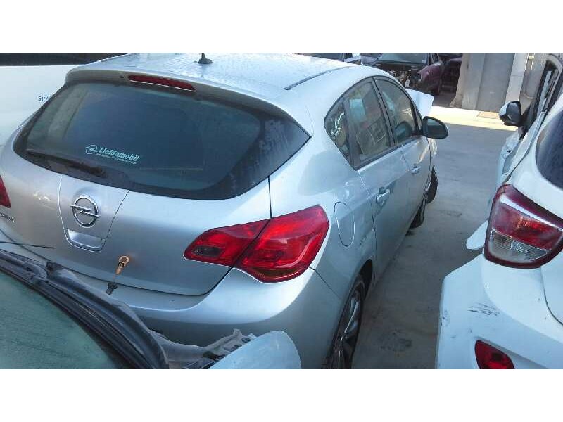 opel astra j lim. del año 2010