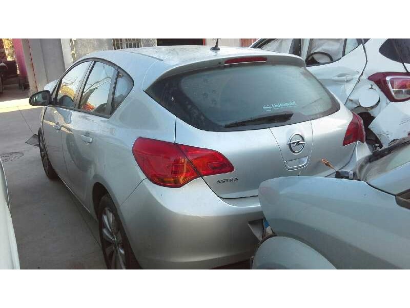 opel astra j lim. del año 2010