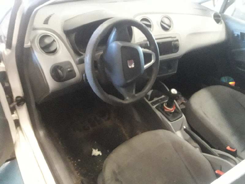 seat ibiza (6j5) del año 2009