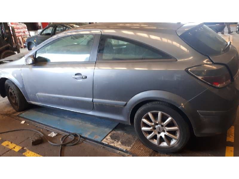 opel astra gtc del año 2007