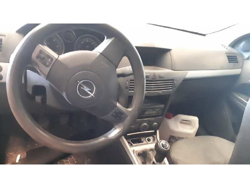 opel astra gtc del año 2007