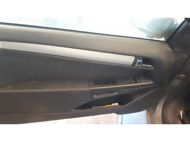 opel astra gtc del año 2007