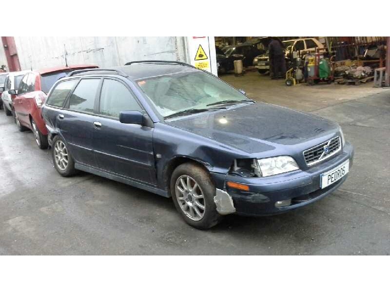 volvo v40 familiar del año 2003