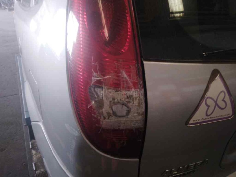 nissan almera tino (v10m) del año 2004