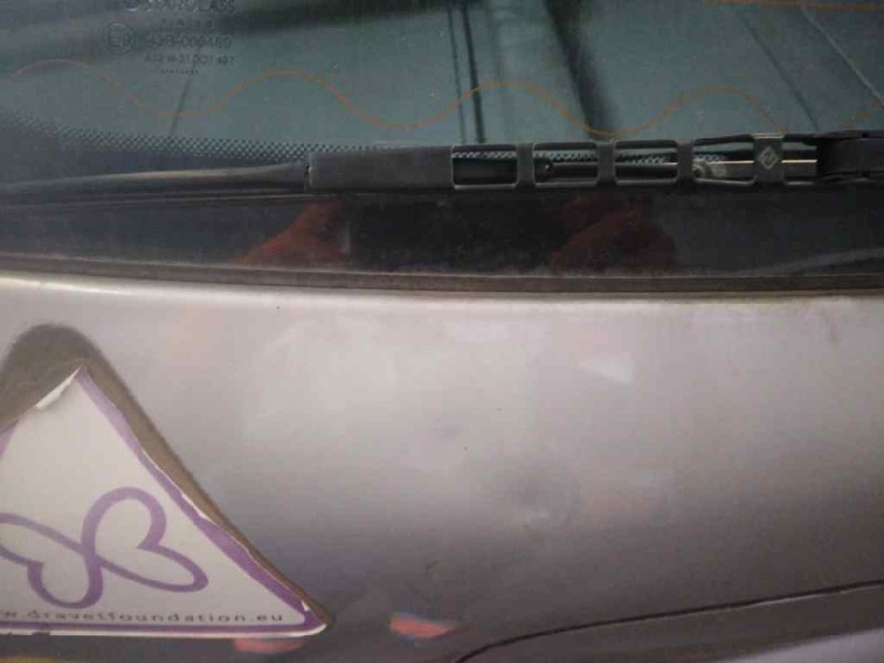 nissan almera tino (v10m) del año 2004