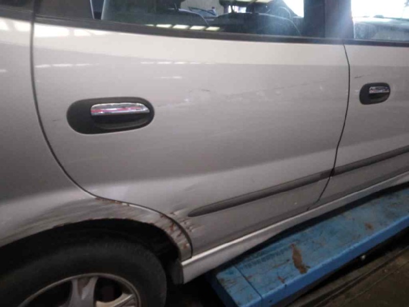 nissan almera tino (v10m) del año 2004