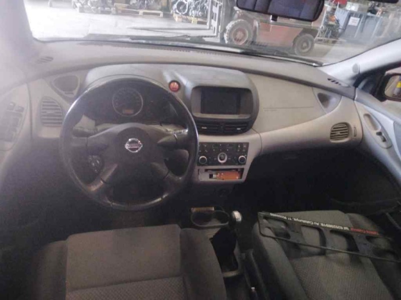 nissan almera tino (v10m) del año 2004