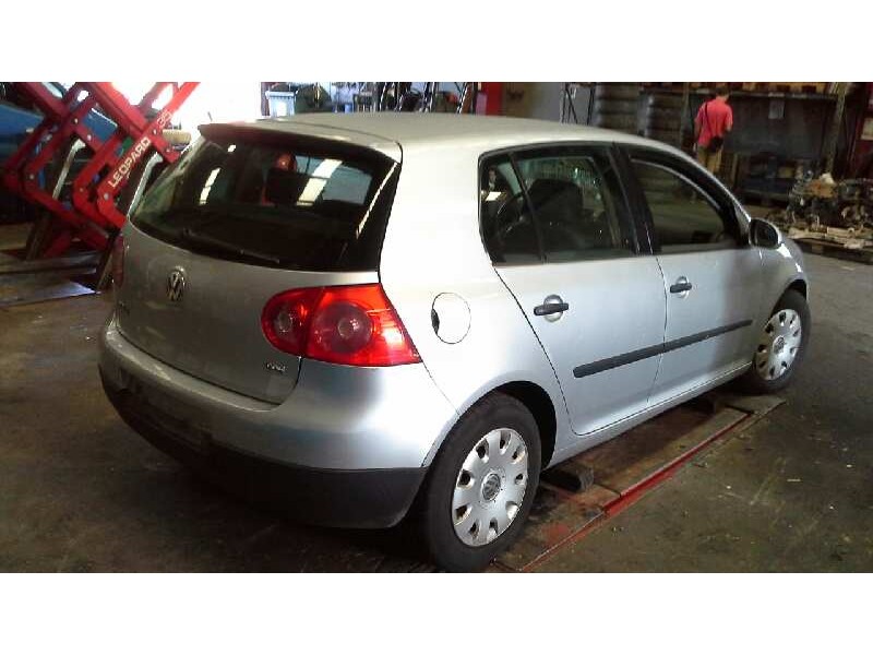 volkswagen golf v berlina (1k1) del año 2004