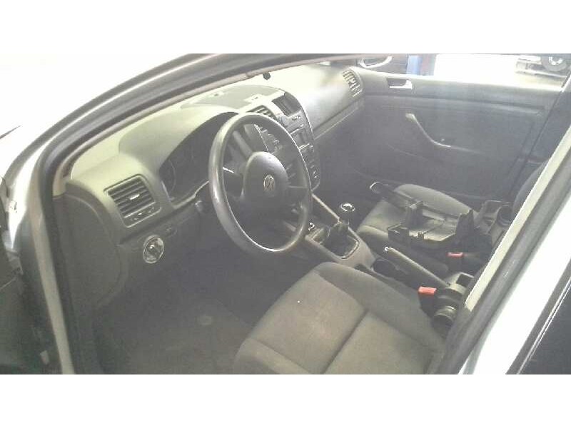 volkswagen golf v berlina (1k1) del año 2004