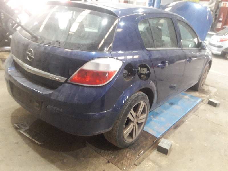 opel astra h berlina del año 2004
