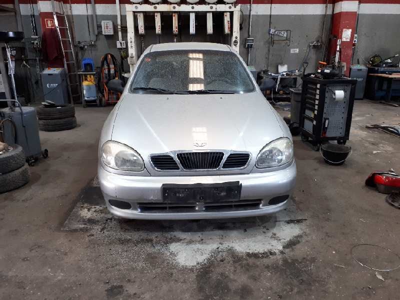 daewoo lanos del año 2000