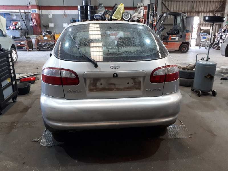 daewoo lanos del año 2000