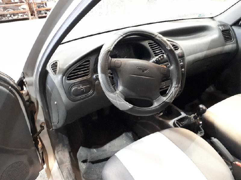 daewoo lanos del año 2000