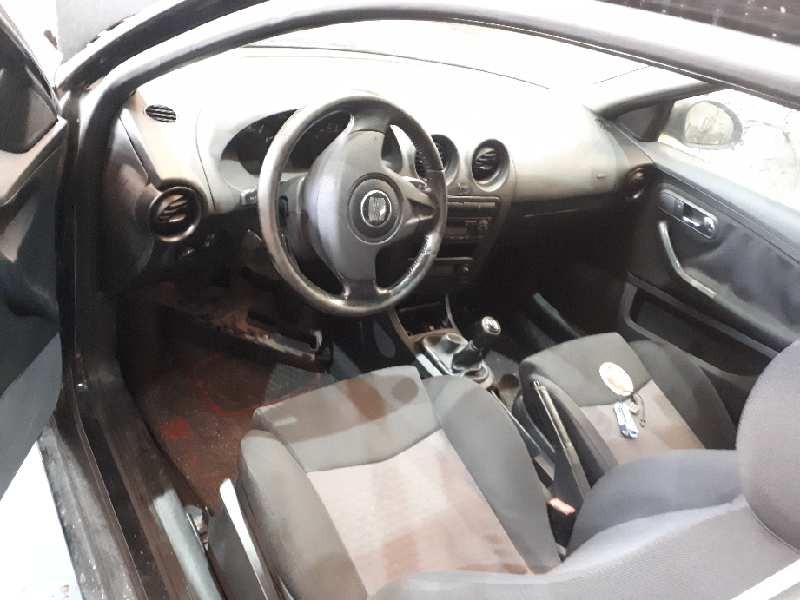 seat ibiza (6l1) del año 2002