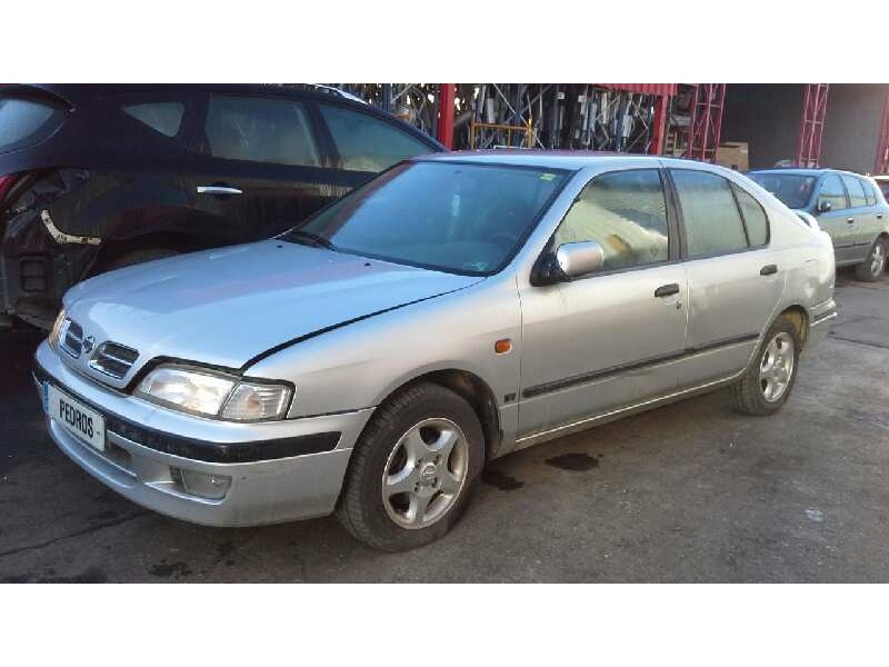 nissan primera berlina (p11) del año 1997