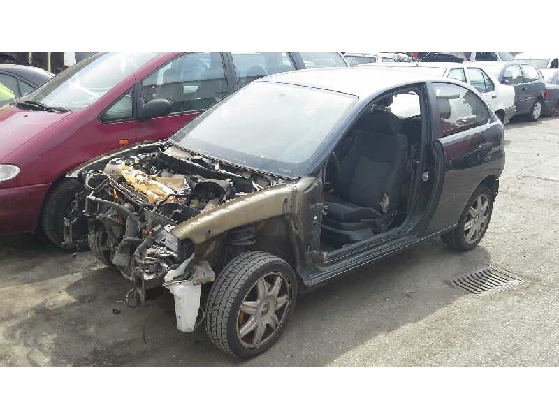 seat ibiza (6l1) del año 2002