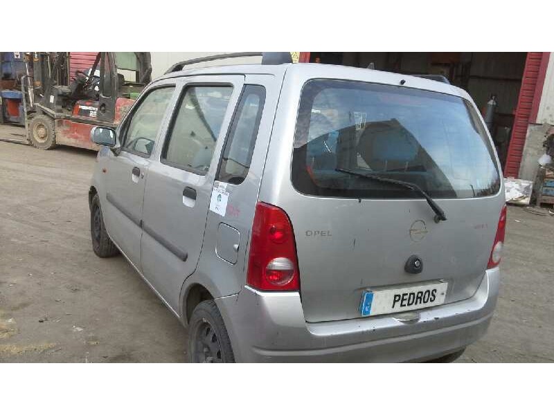 opel agila del año 2001