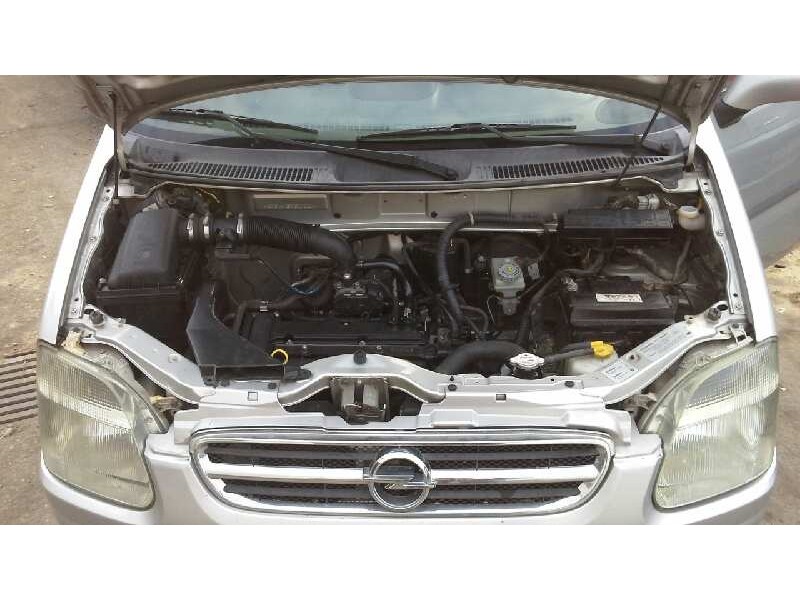 opel agila del año 2001