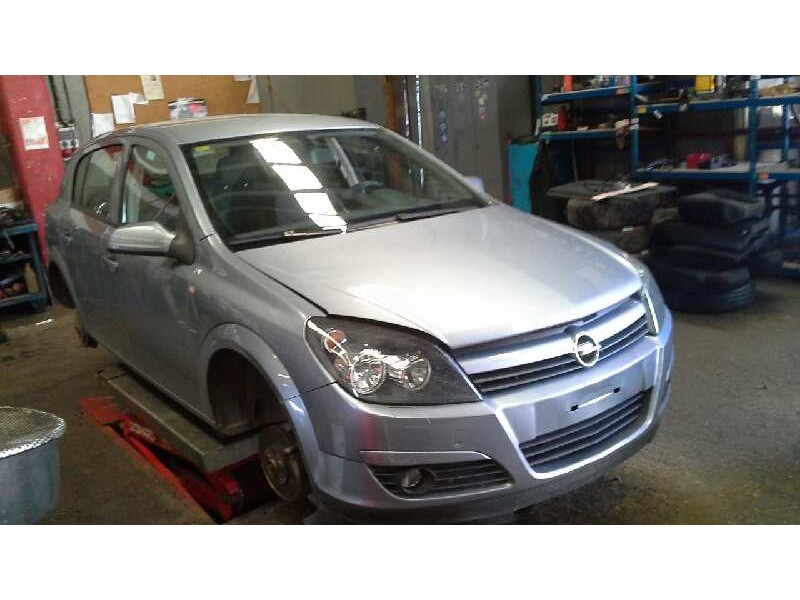 opel astra h berlina del año 2005
