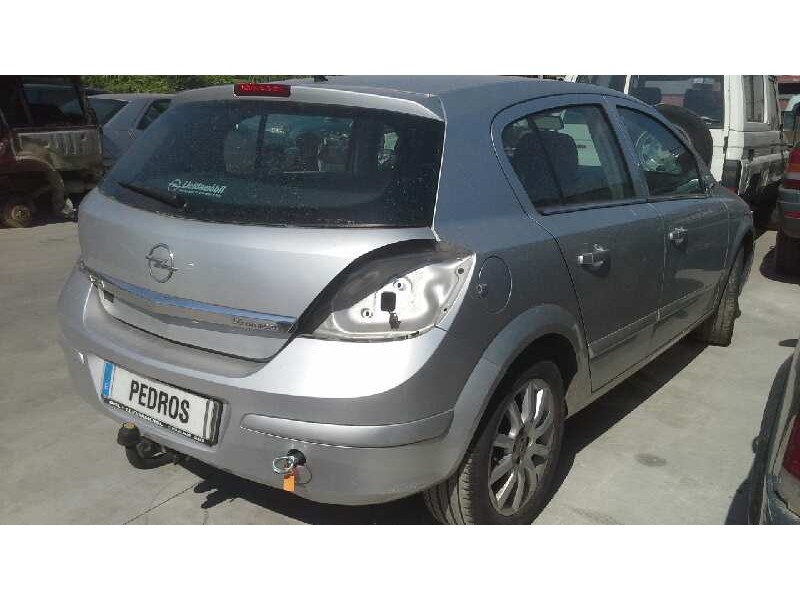 opel astra h berlina del año 2005