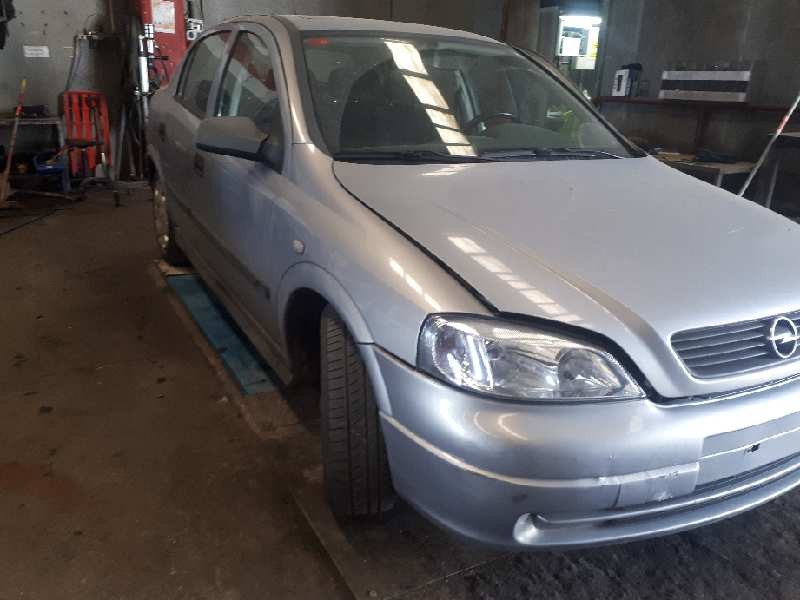 opel astra g berlina del año 2002
