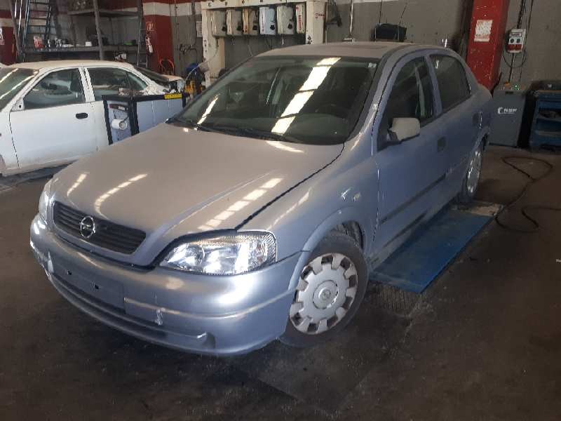 opel astra g berlina del año 2002