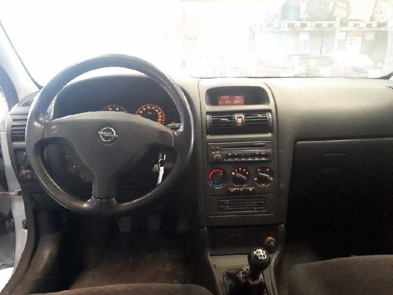 opel astra g berlina del año 2002