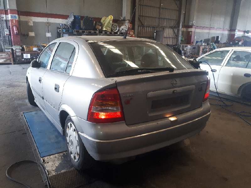 opel astra g berlina del año 2002