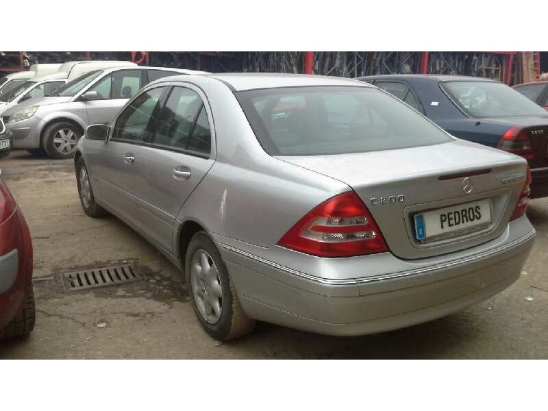mercedes-benz clase c (w203) berlina del año 2003