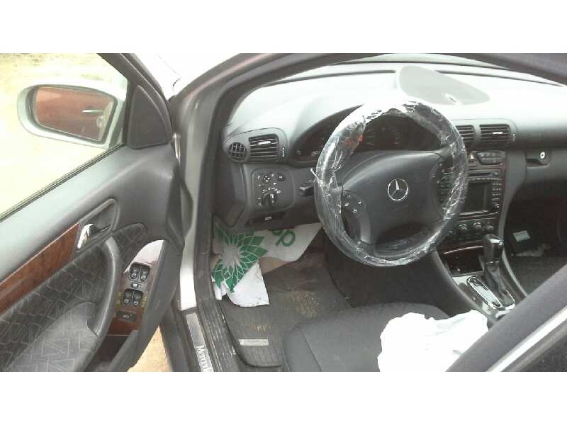 mercedes-benz clase c (w203) berlina del año 2003