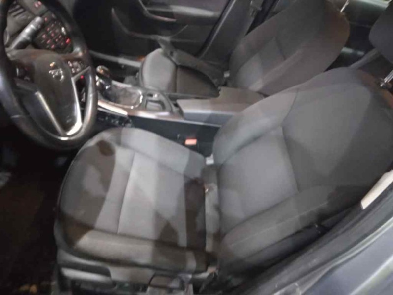 opel insignia berlina del año 2009