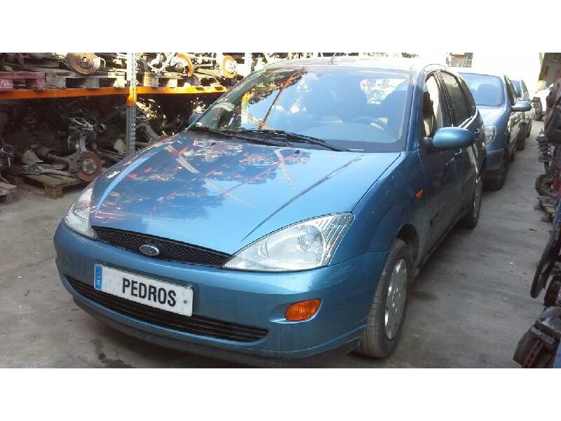ford focus berlina (cak) del año 2000
