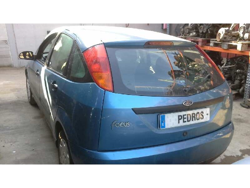 ford focus berlina (cak) del año 2000
