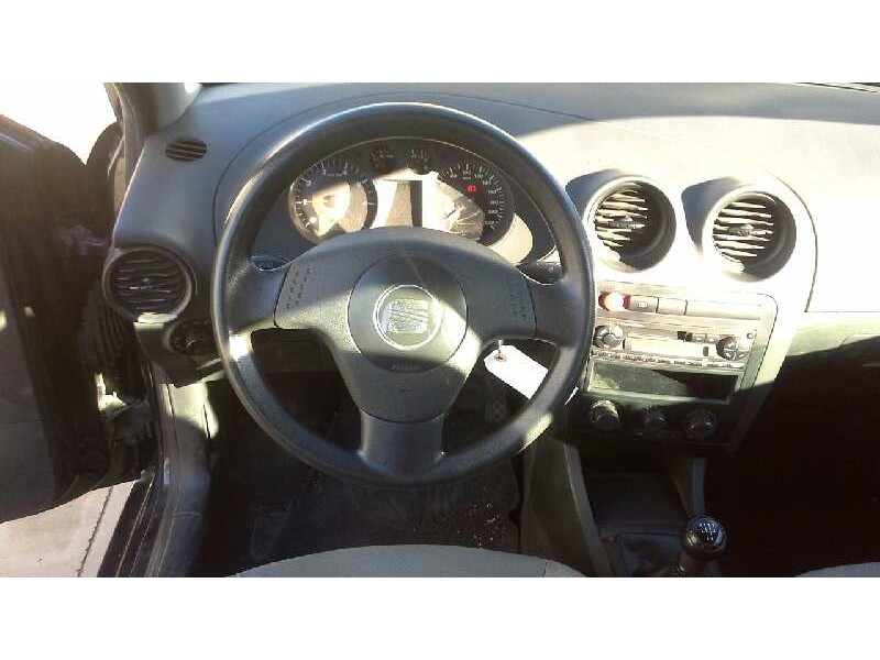 seat ibiza (6l1) del año 2003